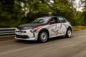 Lancia Ypsilon HF Racing: la versione da corsa accessibile per entrare nel mondo dei rally [FOTO]