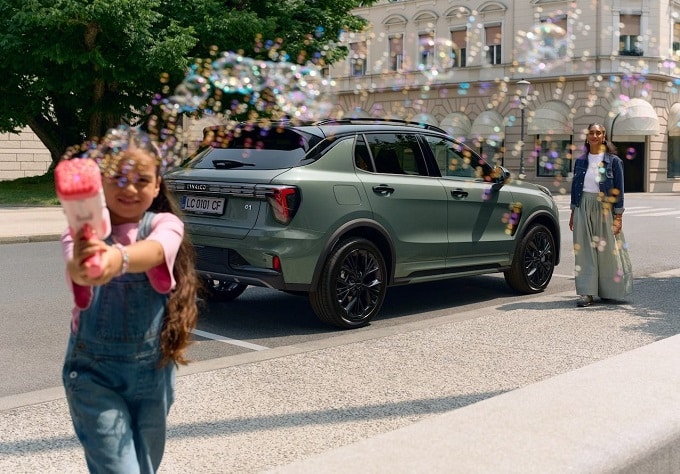 Lynk & Co 01: il nuovo spot “Wonder. Full” per il mercato europeo [VIDEO]