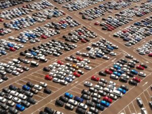 Mercato auto Italia 2025: pesante crollo a giugno, -17,4%