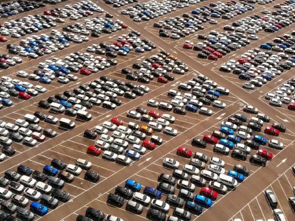 Mercato auto Italia 2025: pesante crollo a giugno, -17,4%