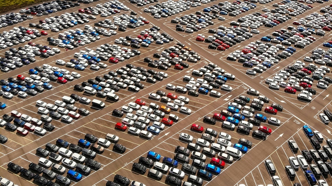 Mercato auto: nei primi 4 mesi del 2025 in Italia cresce l’usato calano le vendite di auto nuove