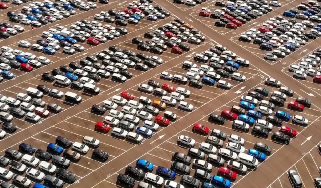 Mercato auto Europa 2025: continua l’incertezza, -5,1% a giugno