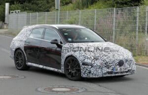 Mercedes-AMG CLA 45 Shooting Brake elettrica: primi test su strada [FOTO SPIA]