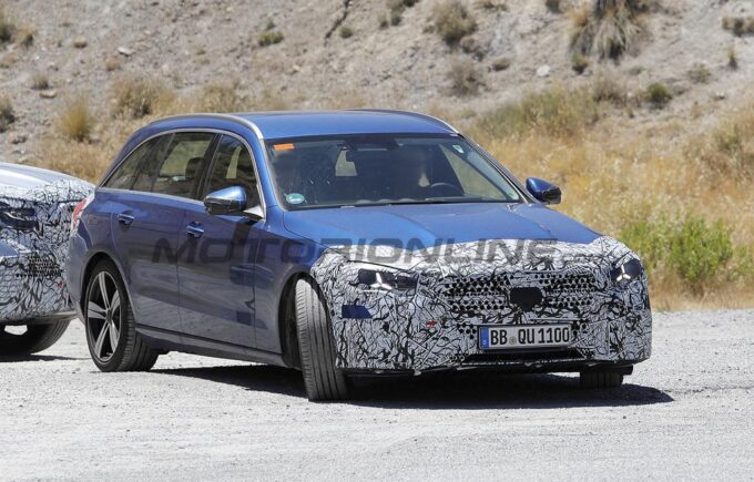 Mercedes Classe C Wagon 2026: avvistato il restyling, debutto previsto in primavera [FOTO SPIA]