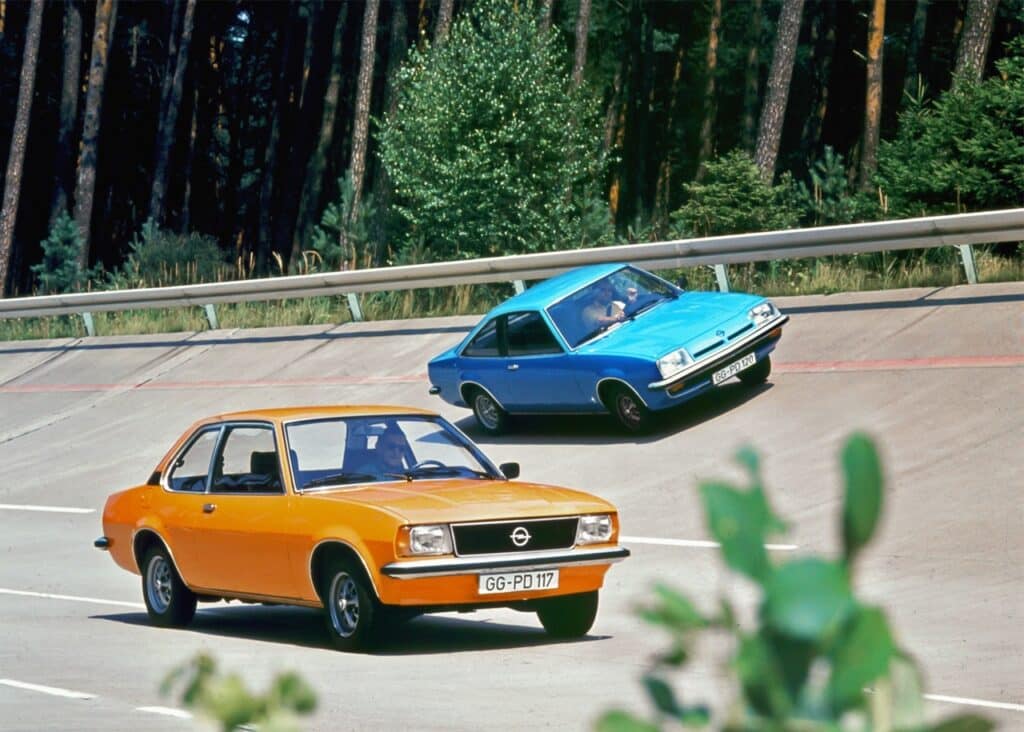 Opel: la Ascona B e la Manta B compiono 50 anni [FOTO]