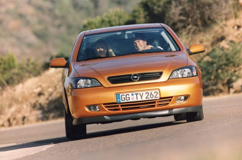 Opel Astra Coupé: i 25 anni di una vettura con animo italiano [FOTO]