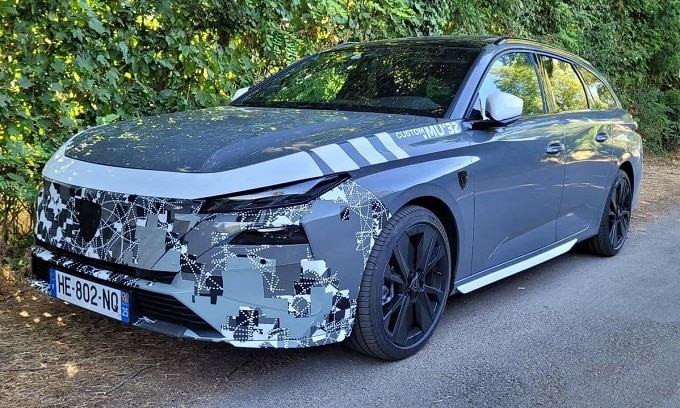 Peugeot 308 2026: il restyling avvistato sulle strade francesi