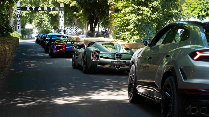 Pirelli P Zero di quinta generazione debutta a Goodwood 2025 con una parata di supercar da 10.000 CV [VIDEO]