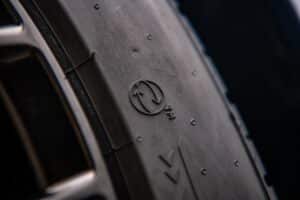 Pirelli presenta il P Zero più sostenibile di sempre: oltre 70% di materiali naturali e riciclati