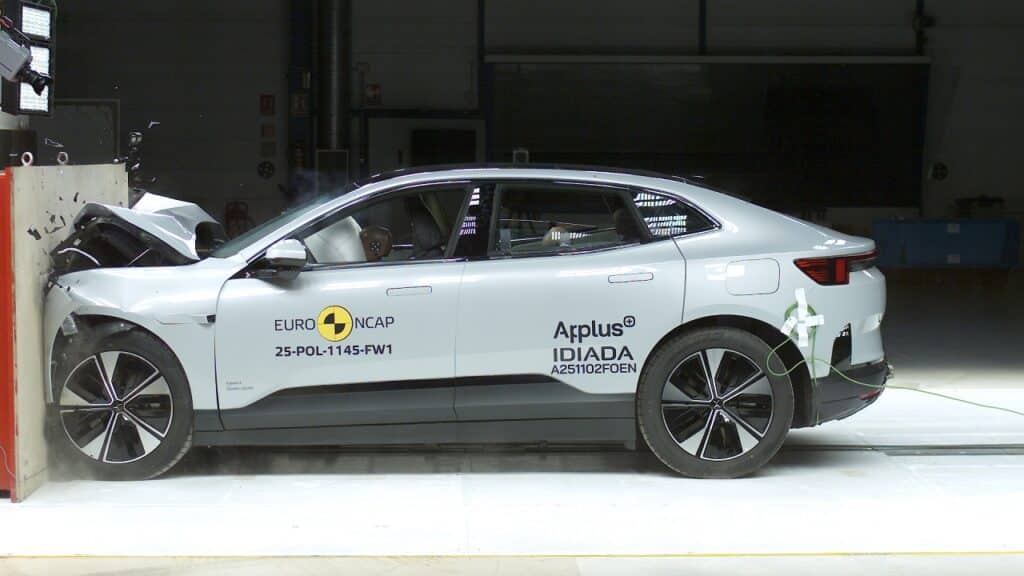 Polestar 4 ottiene 5 stelle nei test di Euro NCAP [VIDEO]