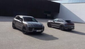 Porsche Taycan e Cayenne Black Edition: design esclusivo, dotazioni extra e debutto a Goodwood 2025 [FOTO]