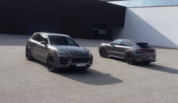 Porsche Taycan e Cayenne Black Edition: design esclusivo, dotazioni extra e debutto a Goodwood 2025 [FOTO]