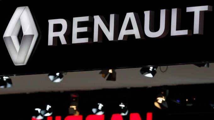 Renault: tre nomi per il futuro CEO, attesa la decisione dopo l’uscita di de Meo