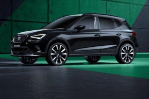 SEAT Arona Black Edition: a misura di neopatentati, da 49 euro al mese