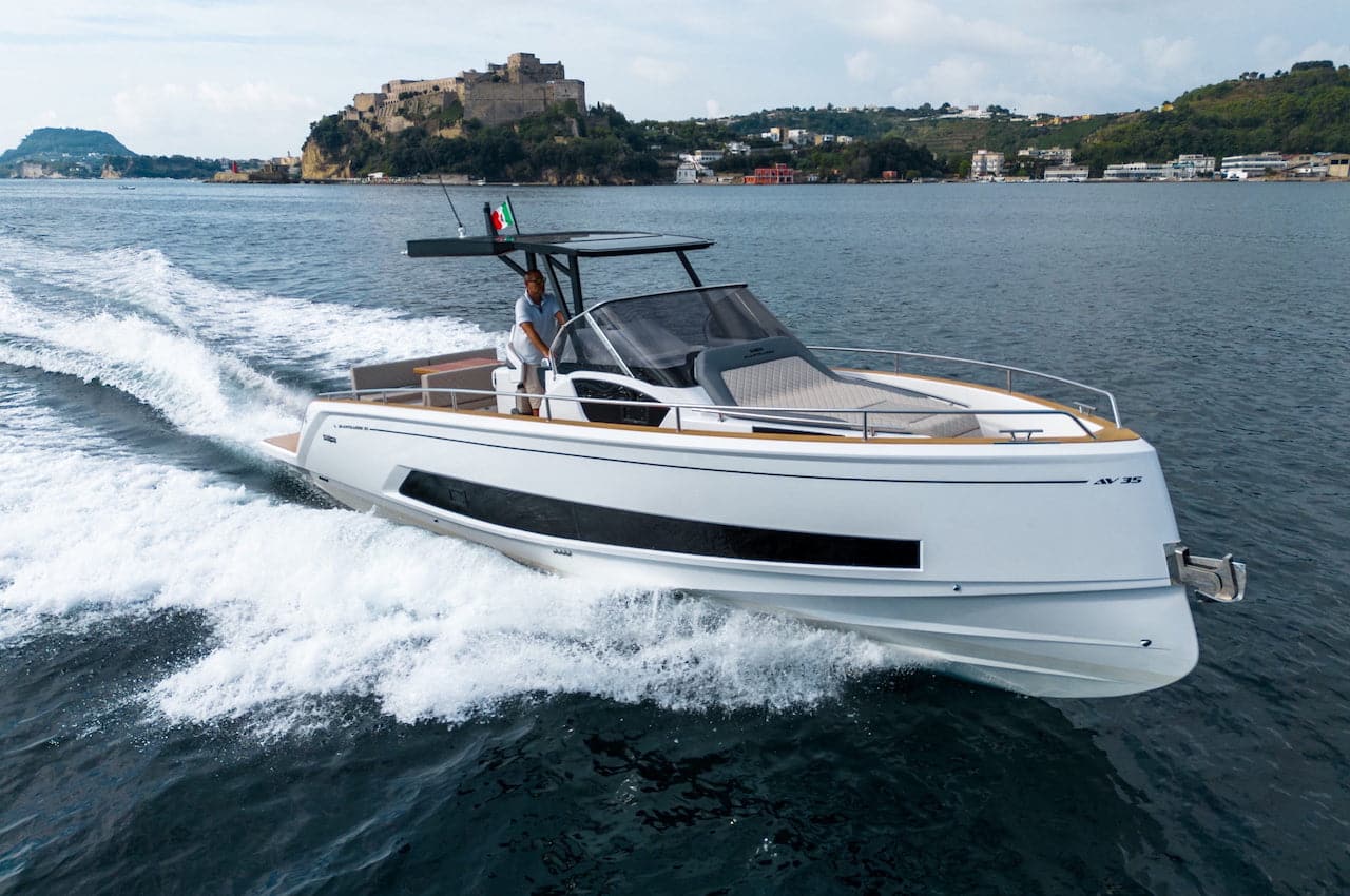 Salpa Avantgarde 35: il walkaround italiano con prua ‘Axe-Bow’