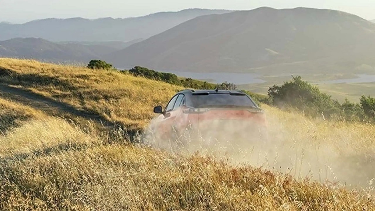 Subaru Uncharted: prima immagine del nuovo crossover elettrico compatto [TEASER]
