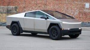 Tesla Cybertruck: continua il declino, le vendite crollano nel secondo trimestre 2025