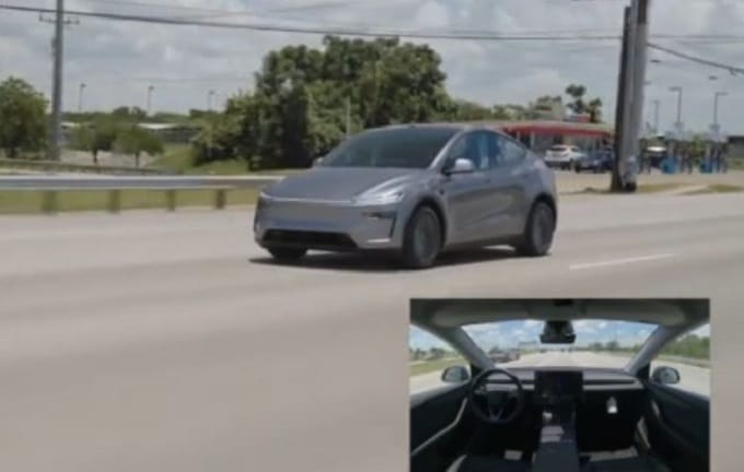 L’auto si consegna da sola: la Tesla Model Y viaggia in autonomia dalla fabbrica a casa del proprietario [VIDEO]