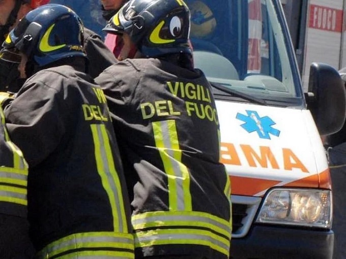 Incidente mortale sull’A1 a Barberino del Mugello: scontro tra auto e camion, tre morti e due feriti gravi