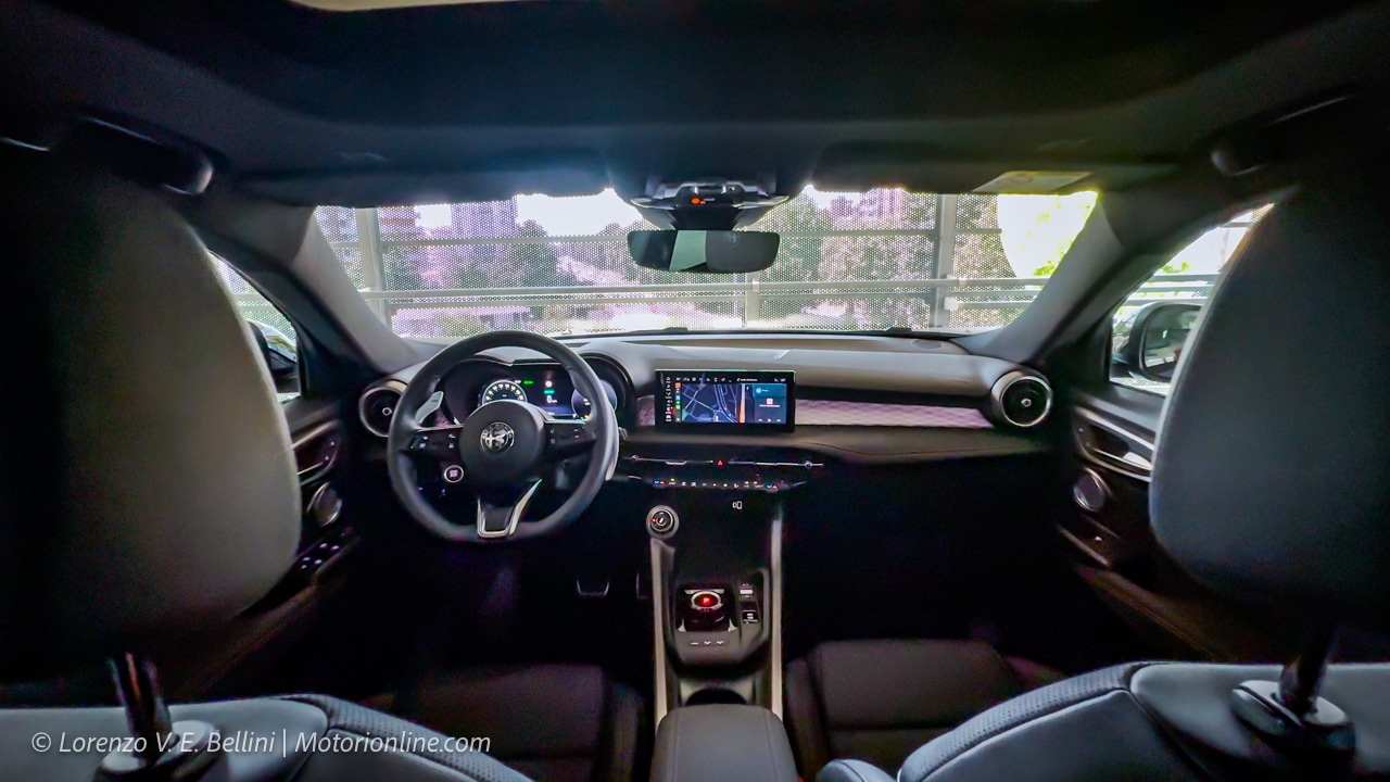 Alfa Romeo Tonale Veloce PHEV 2025 - Interni