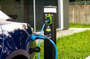 Colonnine auto elettriche: oltre 50.000 unità attive in Italia