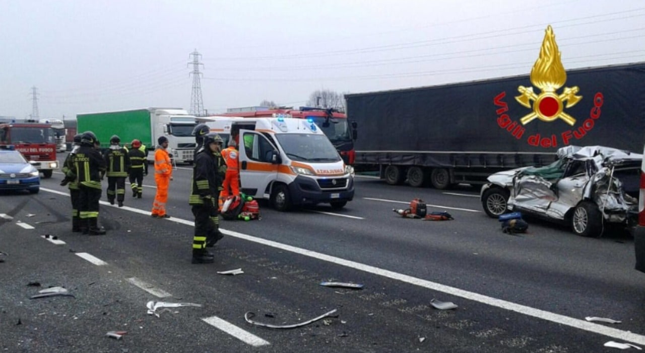 Autostrada A4: auto contromano provoca grave incidente, 4 morti e un ferito