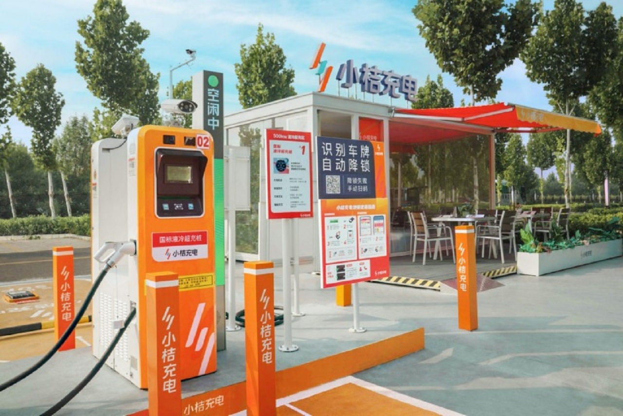 Auto elettriche: in Cina la stazione di ricarica ultraveloce, 100 km in un minuto