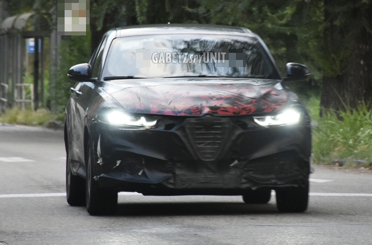 Alfa Romeo Tonale MY26: novità importanti all’anteriore [FOTO SPIA]