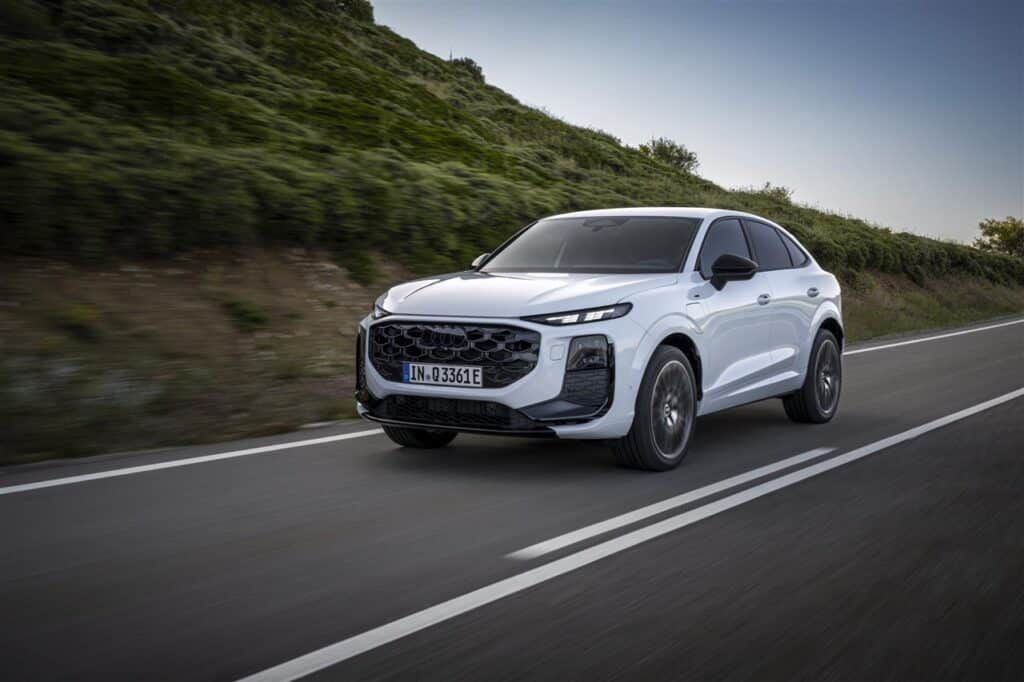 Audi Q3 Sportback 2026: la seconda generazione del SUV coupé [FOTO]
