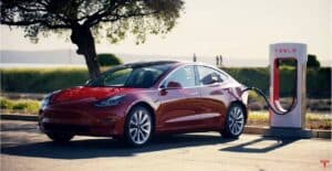 Auto elettriche: negli USA crescita modesta e Tesla in calo