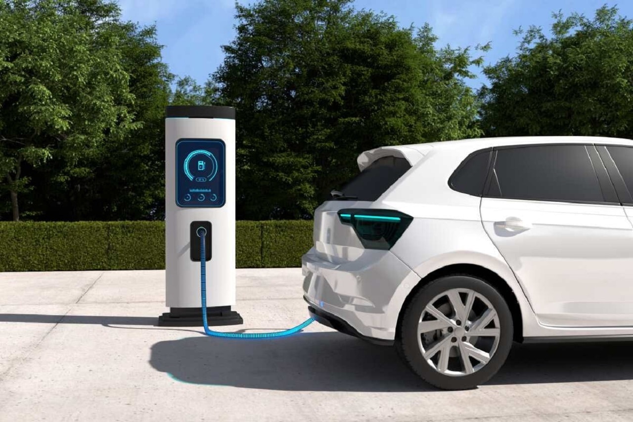 Auto elettriche: a luglio immatricolazioni in crescita in Italia mentre il mercato cala