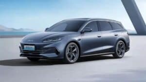 BYD Seal 6 DM-i Touring: arriva in Europa la familiare ibrida plug-in con più di 1.000 km di autonomia
