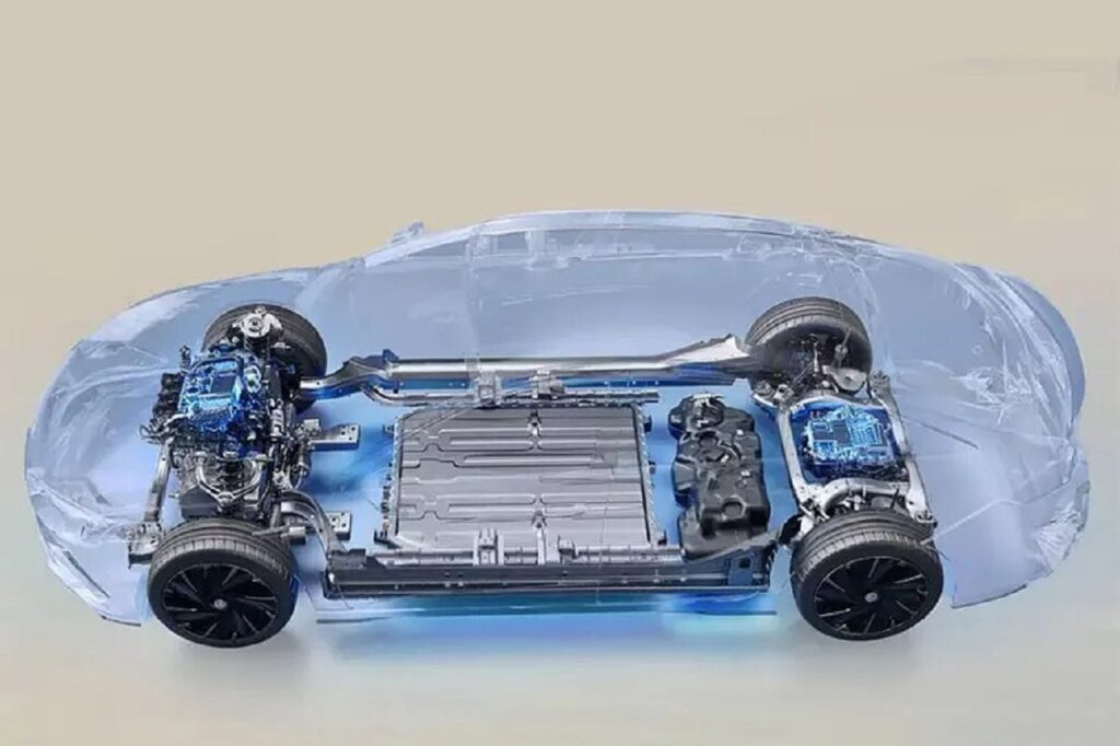 Buick Electra L7 EREV svelata in Cina: autonomia di 1.400 km e 343 CV