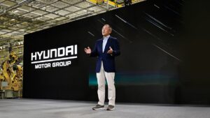 Hyundai: il Presidente Euisun Chung e famiglia premiati con il prestigioso Automotive News Centennial Award