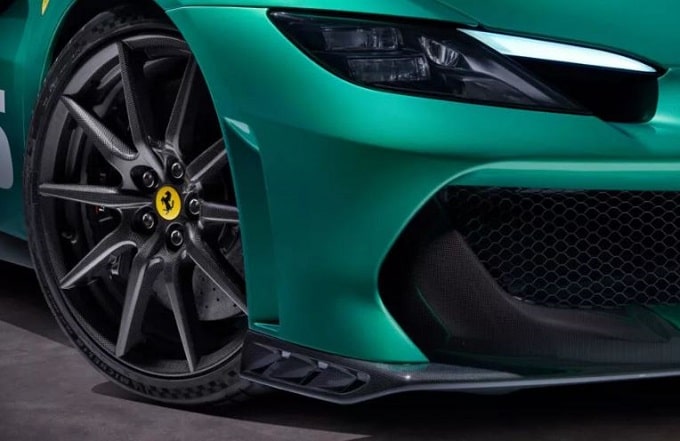 Ferrari brevetta un sistema per proteggere lo splitter da urti e ostacoli stradali