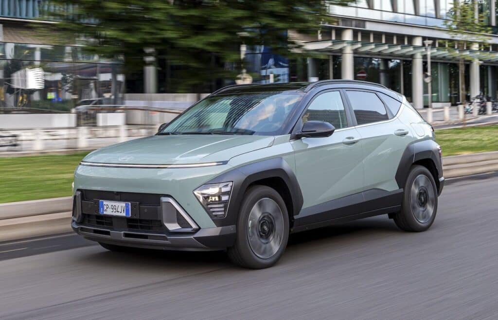 Hyundai Kona 2026: aumenta la potenza, motori fino a 150 CV