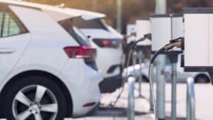 Incentivi auto elettriche 2025: non saranno per tutti
