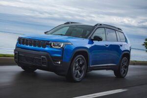 Jeep Cherokee 2026, Filosa: “Un ritorno alle radici del marchio”
