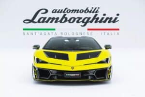 Lamborghini prolunga la vita del suo leggendario V12