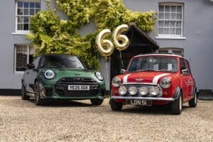 Buon compleanno MINI: 66 anni di design, innovazione e go-kart feeling [FOTO]