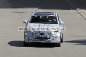 Mercedes GLA 2027: la nuova generazione cambia tutto [FOTO SPIA]