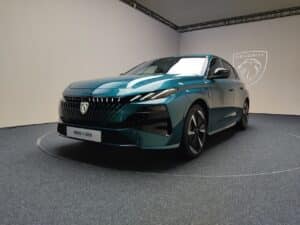 Peugeot 308 2025: ecco il restyling, arriverà in autunno [FOTO e VIDEO]