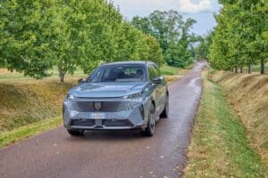 Peugeot E-5008: viaggio gastronomico tra i sapori della Borgogna [FOTO]