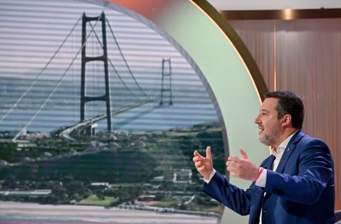 Ponte sullo Stretto di Messina: c’è l’ok al progetto definitivo. Salvini: “Via ai lavori entro ottobre”