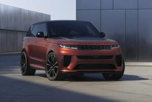 Nuova Range Rover Sport SV Carbon: debutto a Monterey con look in carbonio e 635 CV [FOTO]
