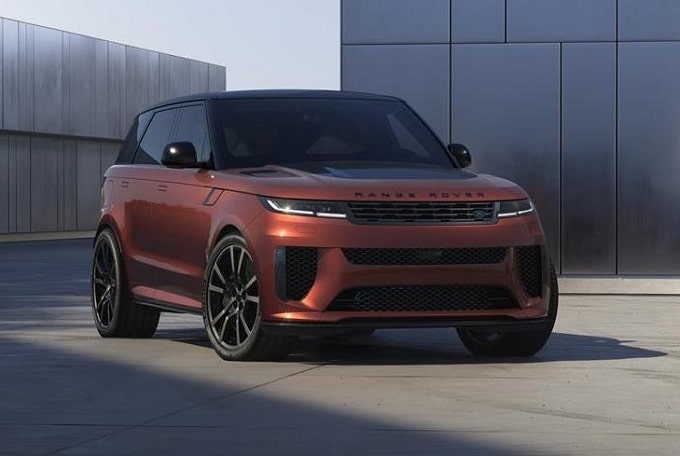 Nuova Range Rover Sport SV Carbon: debutto a Monterey con look in carbonio e 635 CV [FOTO]