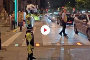 In Cina robot intelligenti dirigono già il traffico [VIDEO]