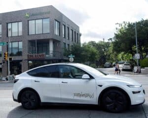 Tesla: class action degli azionisti contro Elon Musk per frode sulla guida autonoma