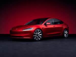 Tesla Model 3: dopo le proteste tornano gli indicatori di direzione