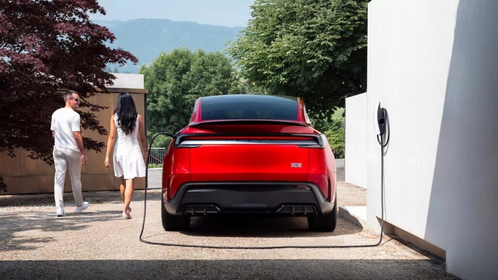 Tesla svela la nuova Model Y Performance in Europa